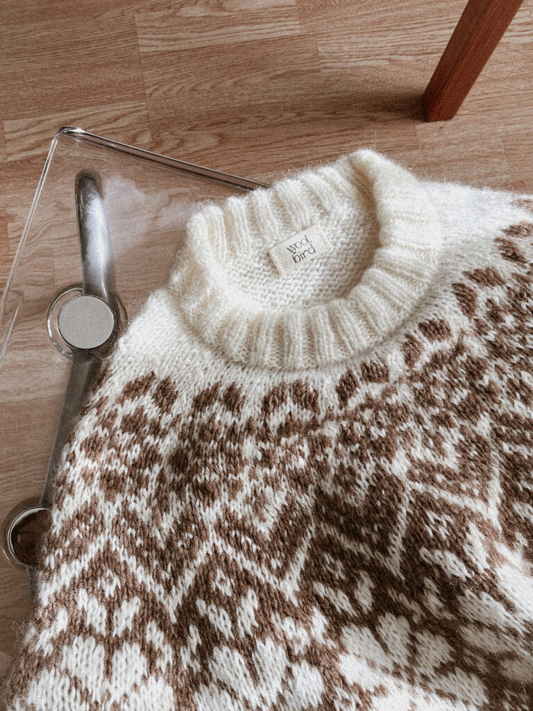 вязаный пуловер