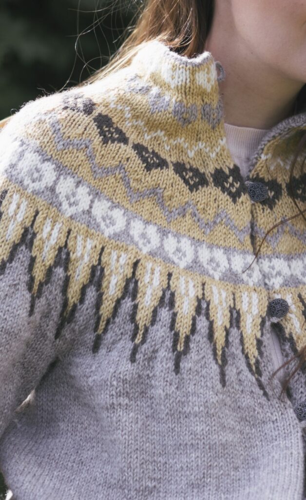 вязаный кардиган