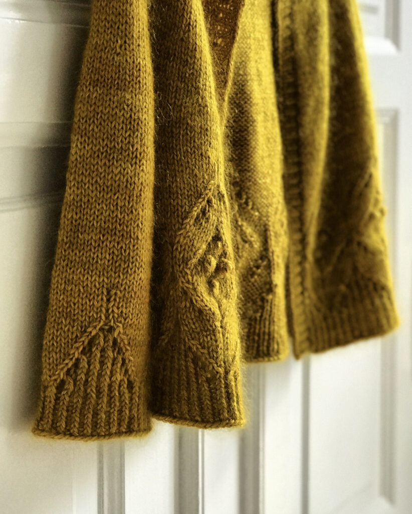 вязаный кардиган