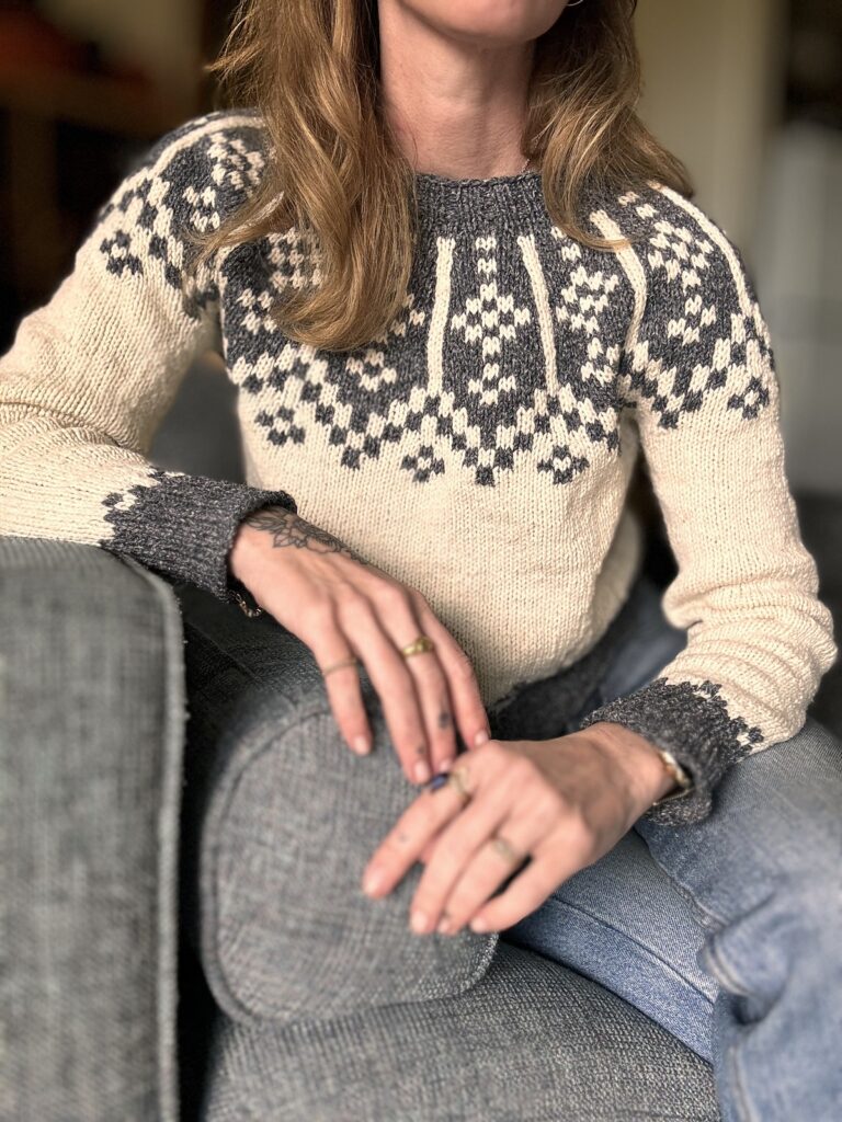 вязаный пуловер