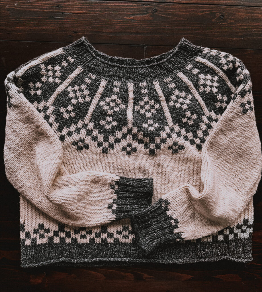 вязаный пуловер