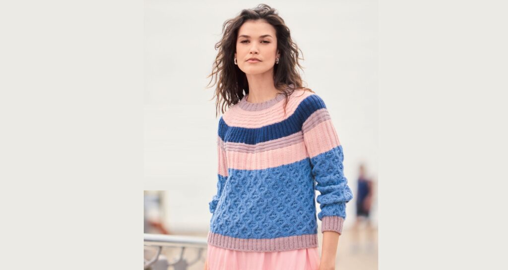 Пуловер в пастельных тонах
