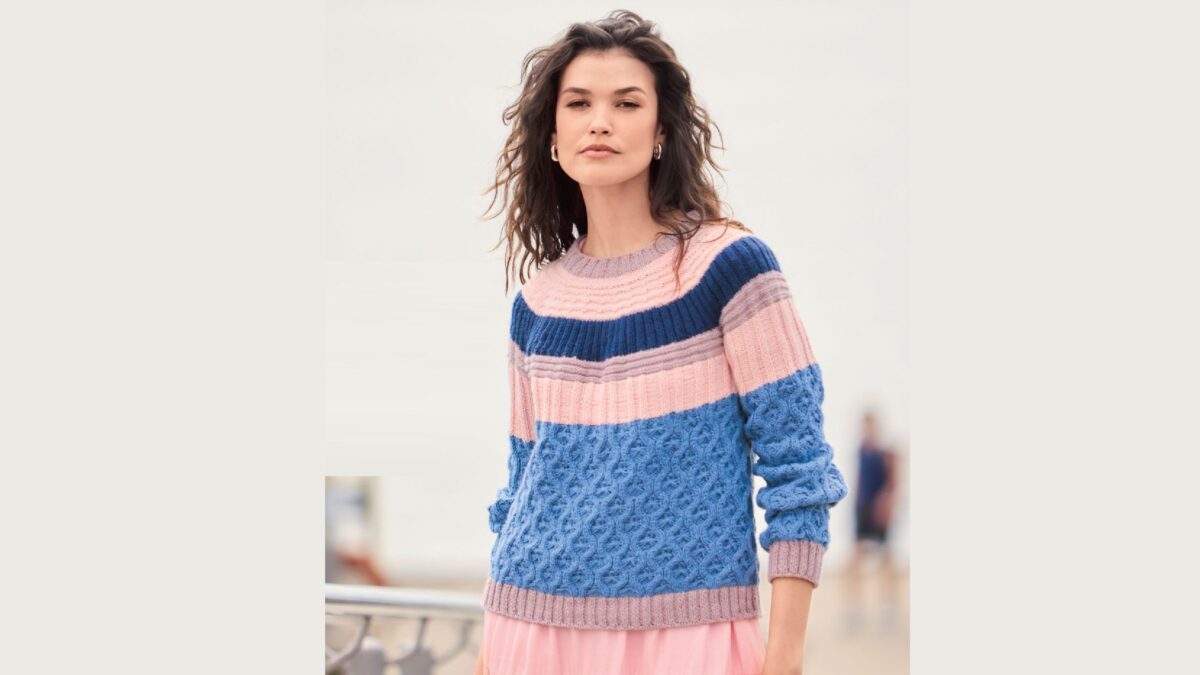 Пуловер в пастельных тонах
