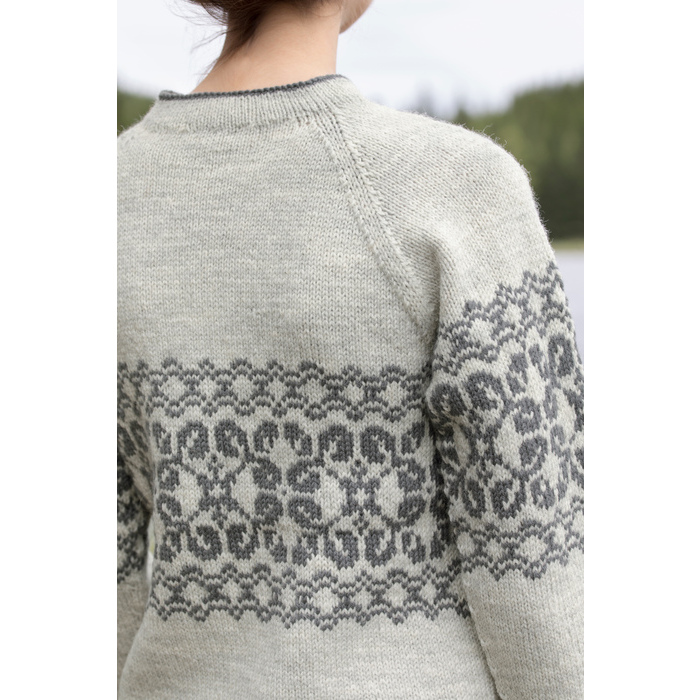 вязаный пуловер