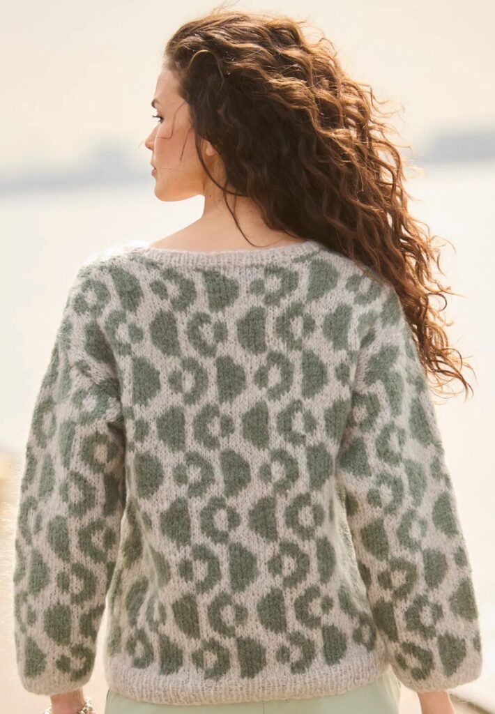 вязаный пуловер