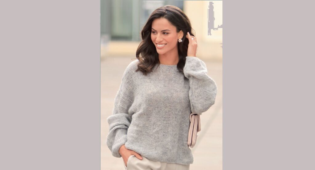 Пуловер со швами наружу