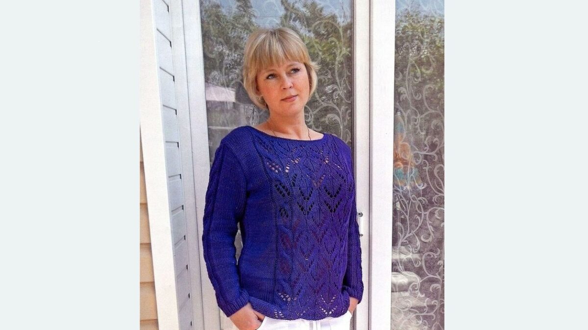 Фиолетовый пуловер