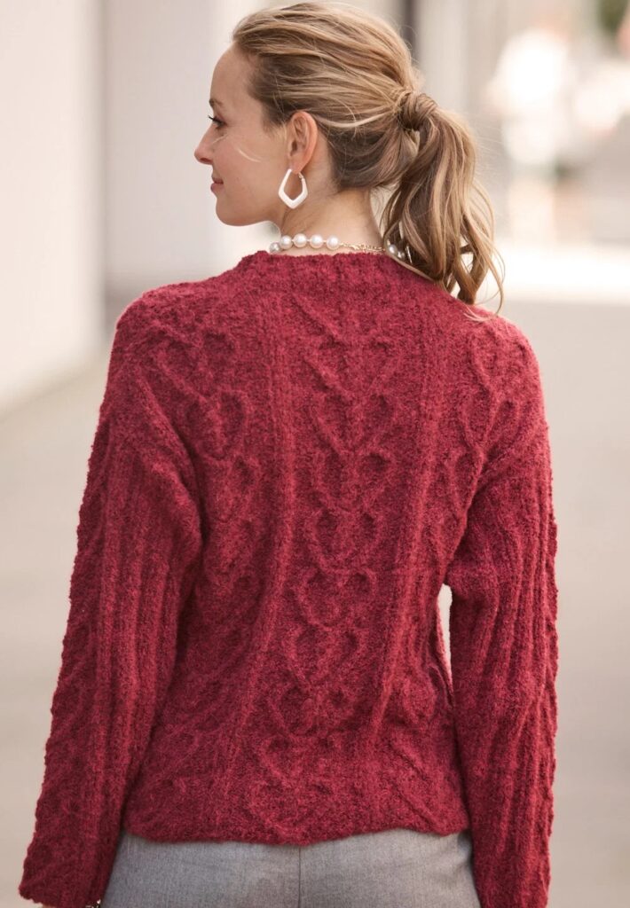 вязаный пуловер