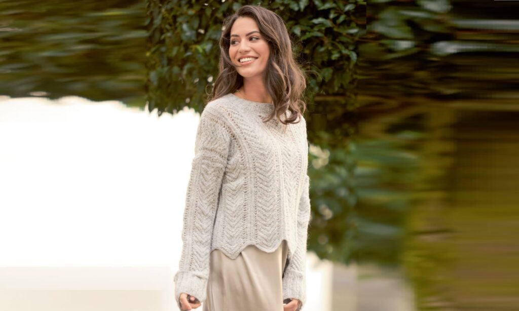 Пуловер с зубчатым узором